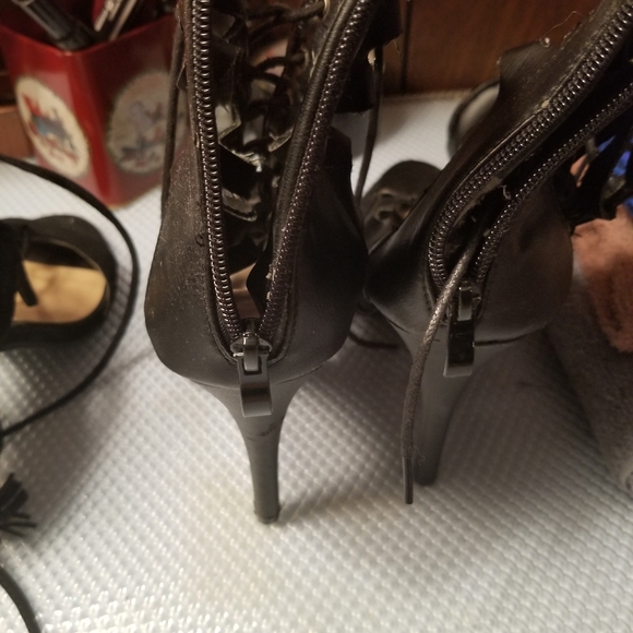 Shoes - Picture 4 of 4